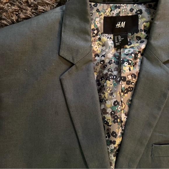 Blazer - Picture 3 of 3